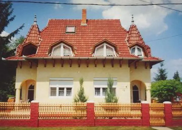 Henrietta Apartmanhaz זלקרוס